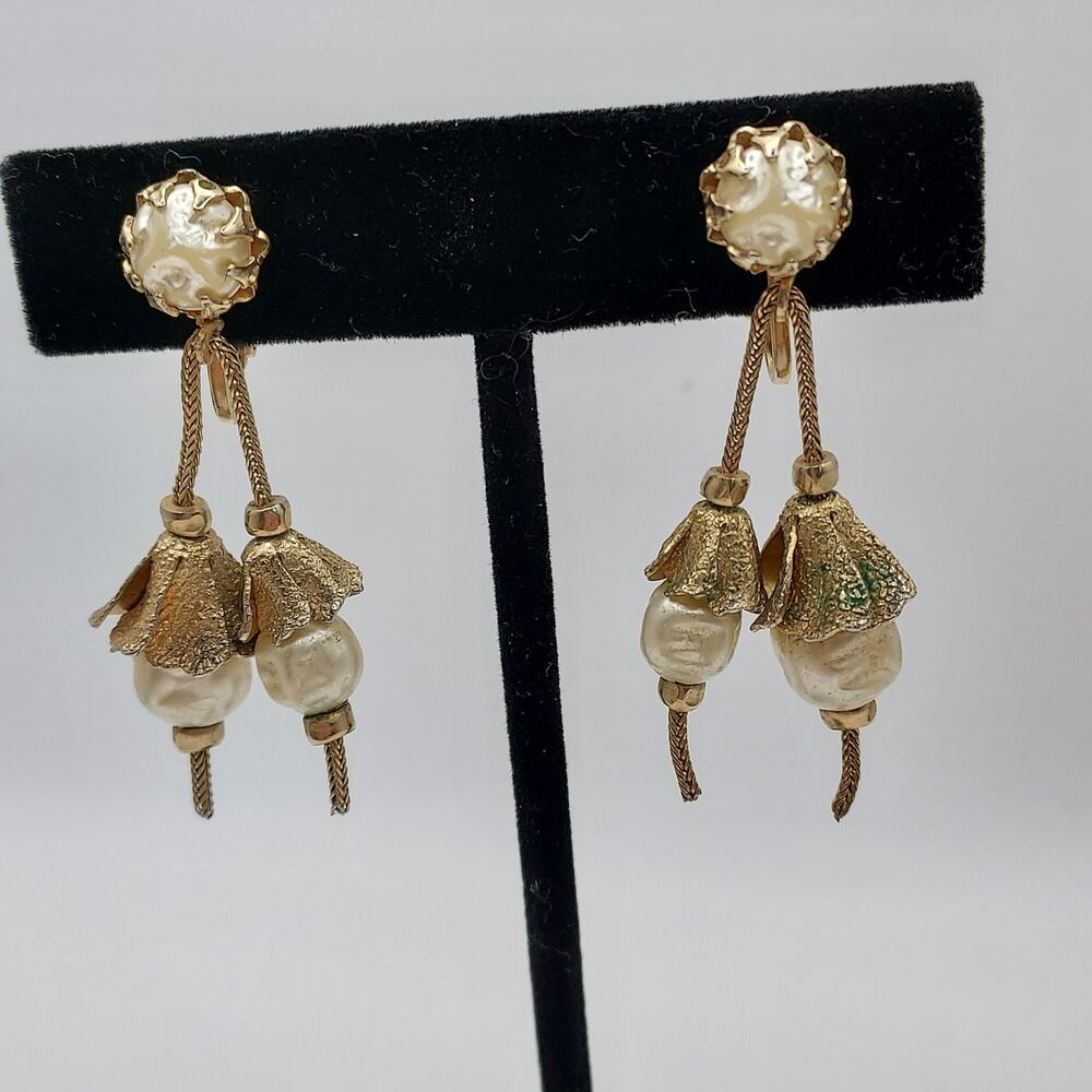 Vintage Baroque Faux Pearl Calla Lily Drop Earrings Gold Tone 2" READ